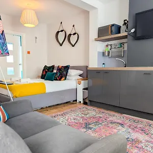 Abode I Great Neighbourhood! Apartment Brighton